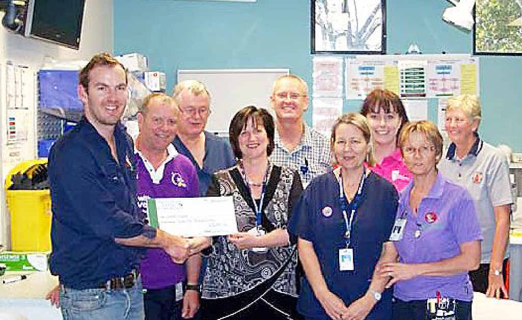 Queensland Coal Corporation recently presented Emerald Hospital with a $25,000 cheque to purchase some urgently needed equipment. Queensland Coal Corporation recently presented Emerald Hospital with a $25,000 cheque to purchase some urgently needed equipment.